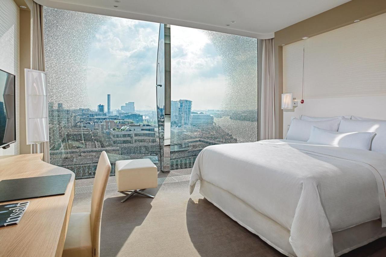 Deluxe, Guest room, 1 King, City view, partial harbour view,1351948681:JPEG