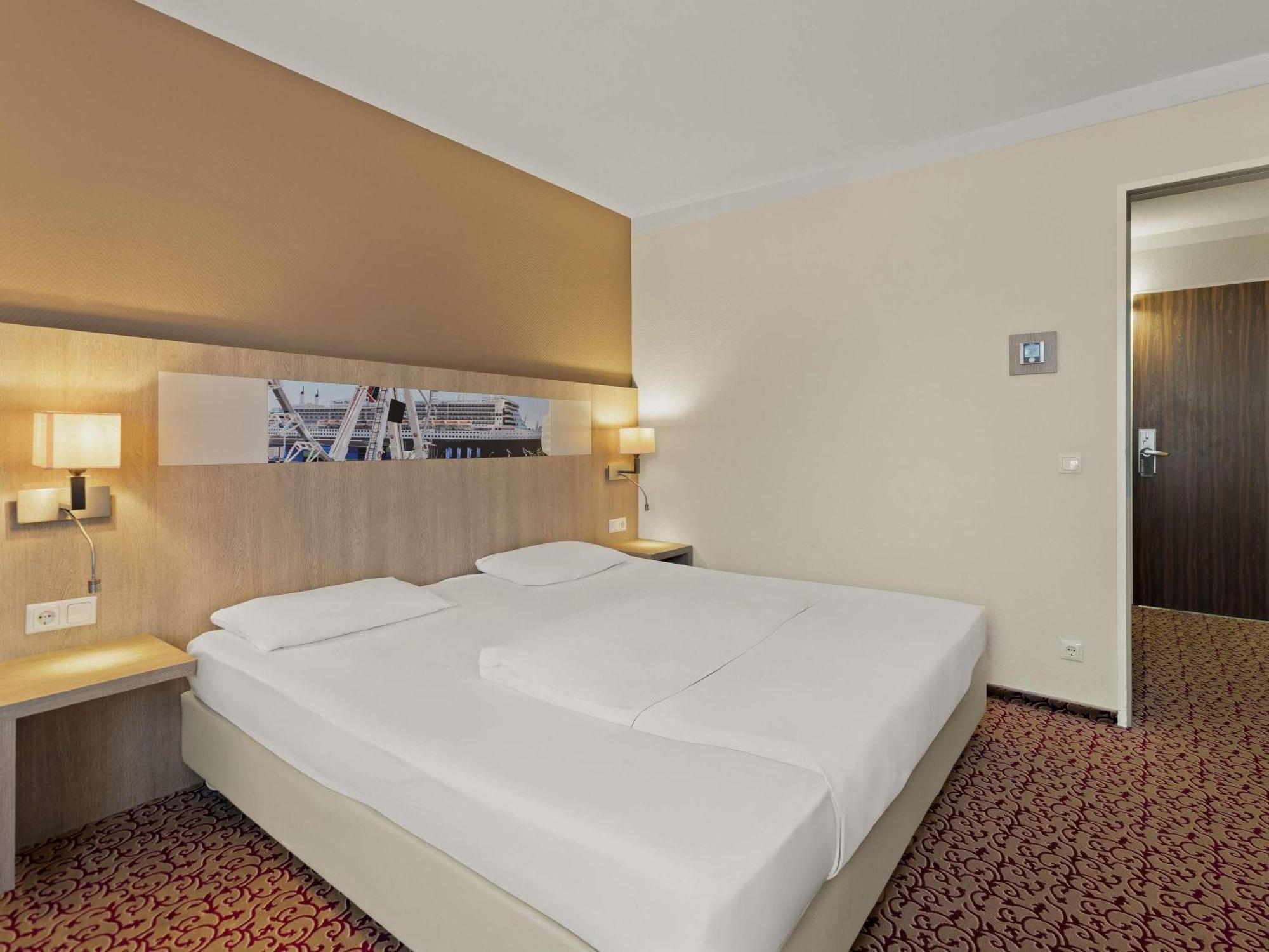 Standard Double Room Street View,1742595368:JPEG